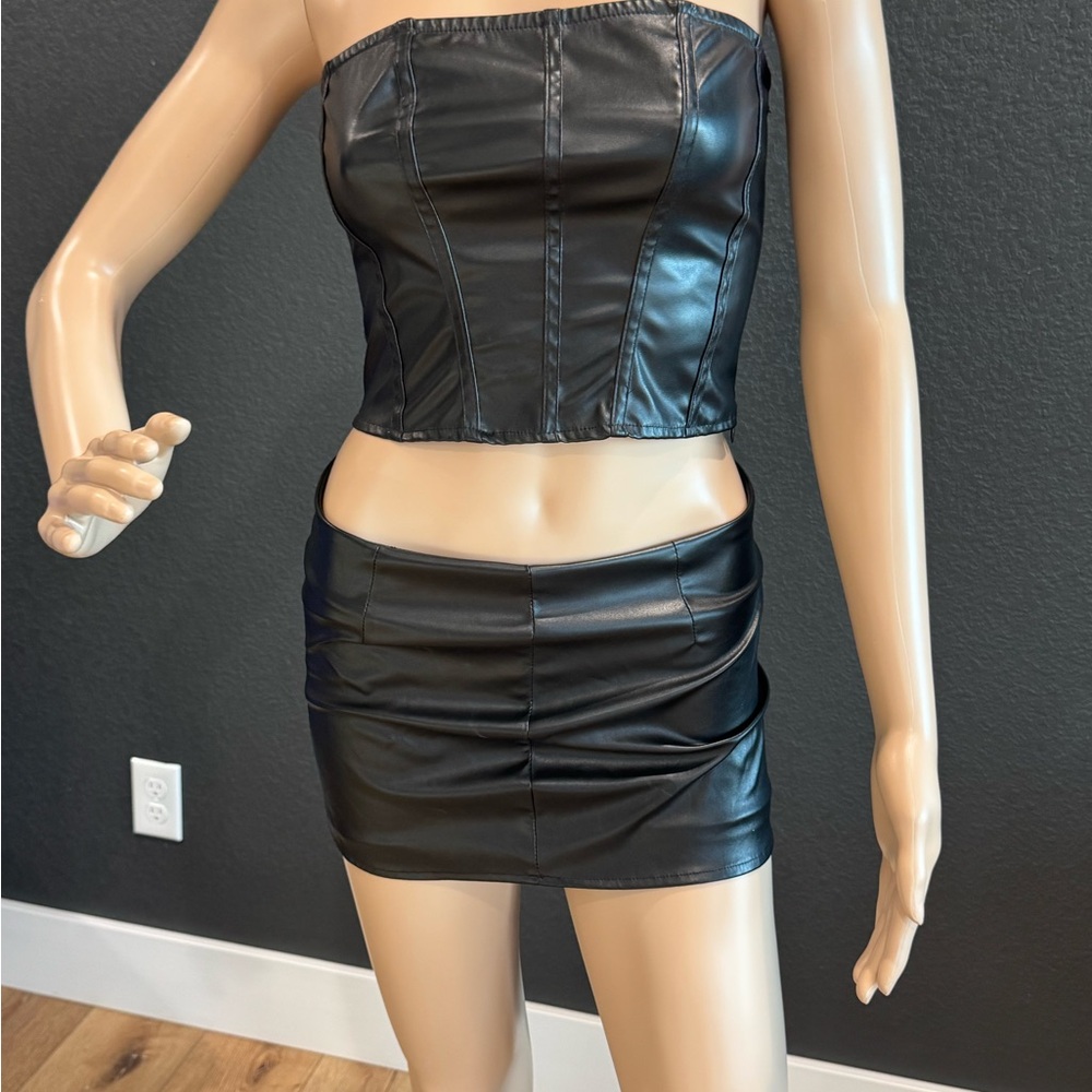 SHEIN Black faux leather Skirt Set xs size 2 - Picture 8 of 8